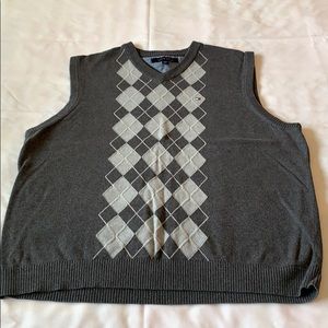 Tommy Hilfiger gray patterned v-neck sweater vest